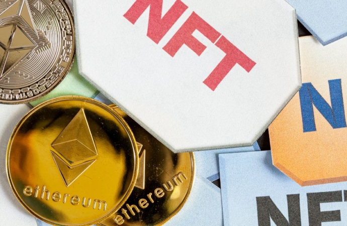 Top 7 Artists Embracing NFTs and Virtual Galleries