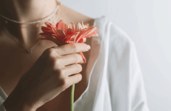 5 Women’s Health Coaches Helping Clients Balance Hormones and Energy