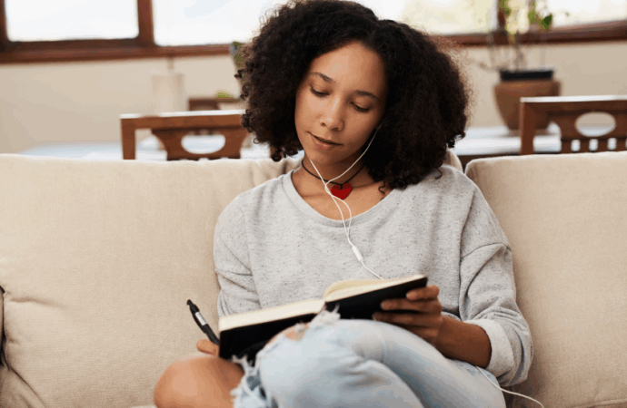 7 Journaling Experts Empowering Emotional Reflection