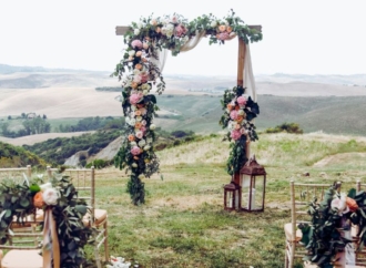 Food, Fire, Flowers: 5 Micro-Wedding Vendors Who Do It All (Without the Stress)